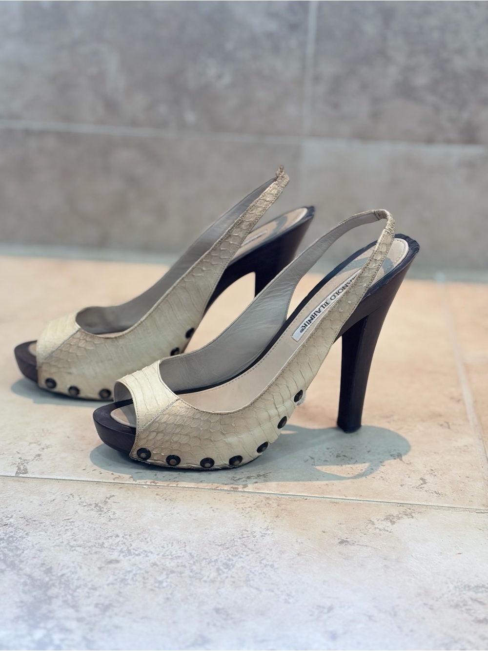 Manolo Blahnik Cream Textured Slingback Peep-Toe Heels